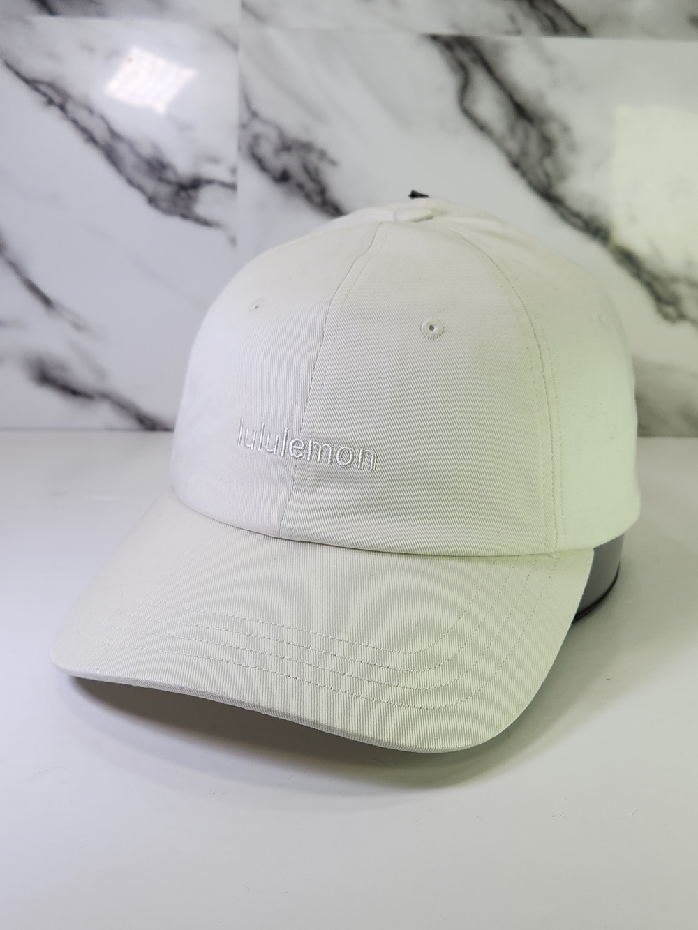 Lululemon athletica Cap. Cream/Off-White Baseball Hat. Adjutable
